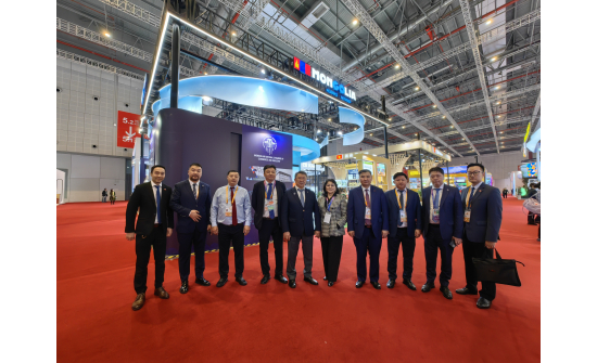 ЭЛЧИН САЙД Н.ЭНХБОЛД ХЯТАДЫН ОЛОН УЛСЫН VIII ИМПОРТЫН ҮЗЭСГЭЛЭНГИЙН НЭЭЛТЭД ОРОЛЦОВ