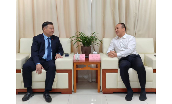 ЖӨЖЯН МУЖИЙН ВЭНЬЖӨҮ ХОТОД ДЭЛХИЙН ЗАЛУУ ЭРДЭМТДИЙН ЧУУЛГА УУЛЗАЛТАД ОРОЛЦОВ