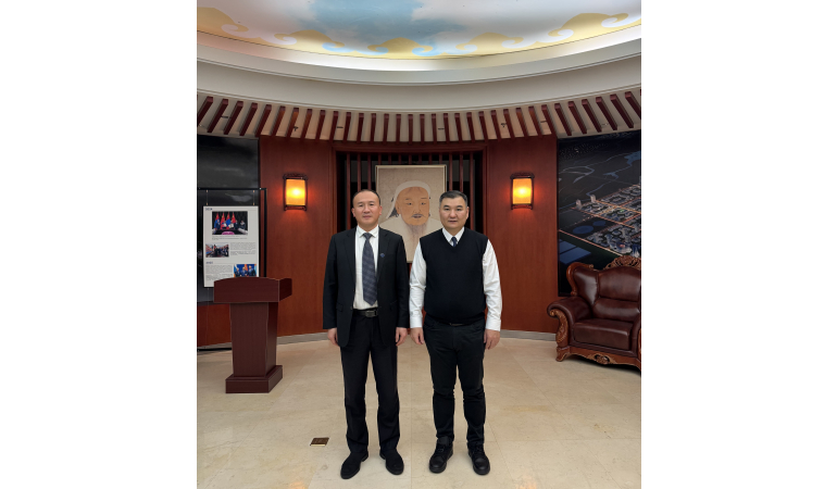 ЖӨЖЯН МУЖИЙН ВЭНЬЖӨҮ ХОТЫН ОЛОН УЛСЫН ХУДАЛДААГ ДЭМЖИХ ХОРООНЫ ДАРГА ЗЭН ВЭЙ ТЭРГҮҮТЭЙ  ТӨЛӨӨЛӨГЧДИЙГ ХҮЛЭЭН АВЧ УУЛЗАВ