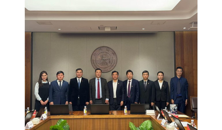 МОНГОЛ УЛСЫН ХИЛИЙН БООМТЫН ЗАХИРГААНЫ ДАРГА БӨГӨӨД ЗАСГИЙН ГАЗРЫН БҮРЭН ЭРХТ ТӨЛӨӨЛӨГЧ Б.БАТХИШИГ ТЭРГҮҮТЭЙ ТӨЛӨӨЛӨГЧИД ШАНХАЙ ХОТОД АЖИЛЛАВ