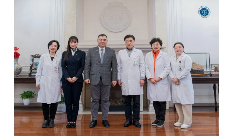 ШАНХАЙ ХОТЫН РҮЙЖИН ЭМНЭЛГИЙН ДАРГА, АКАДЕМИЧ НИН ГУАН-ТАЙ УУЛЗАВ